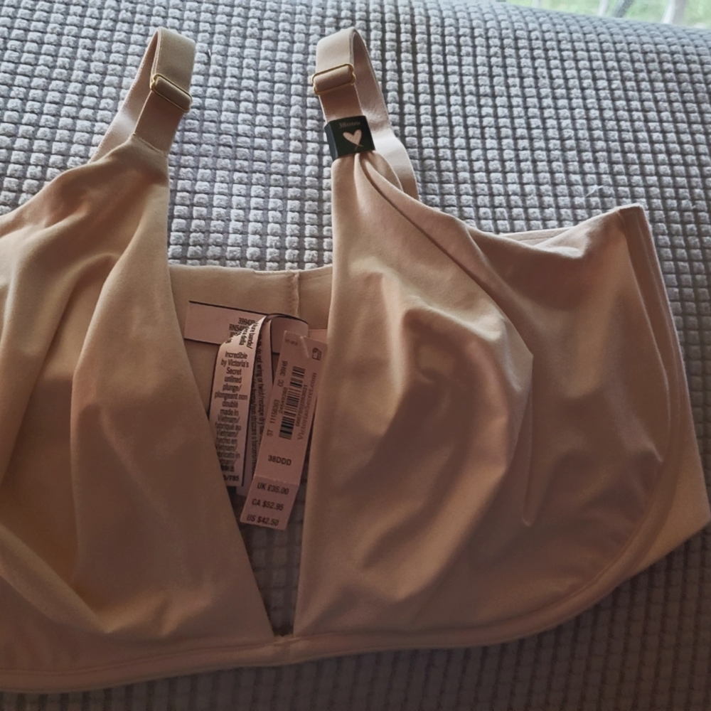 38F(DDD) Unlined Victoria Secrets Bra
